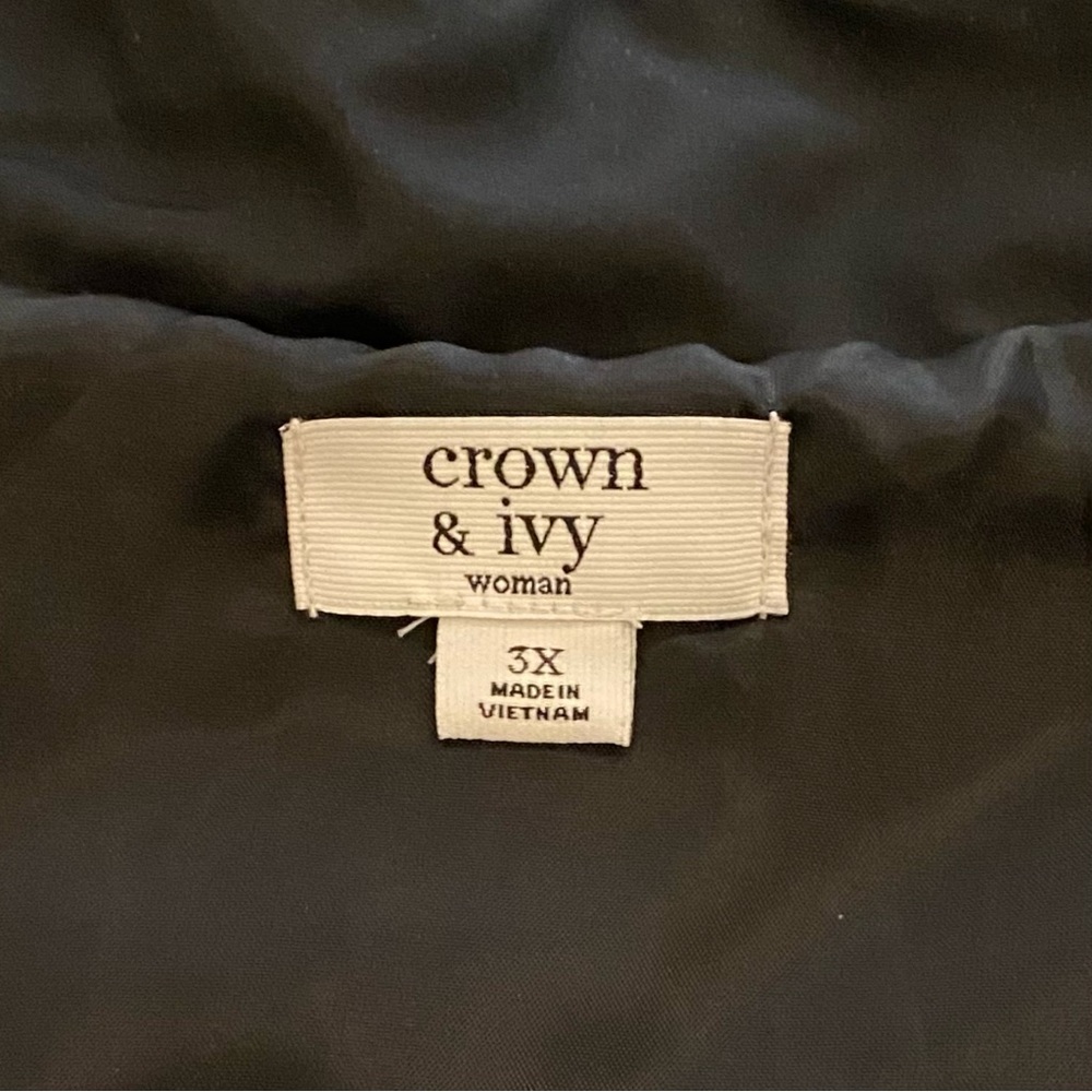 Black Quilted Vest by Crown & Ivy. EUC - Picture 8 of 9
